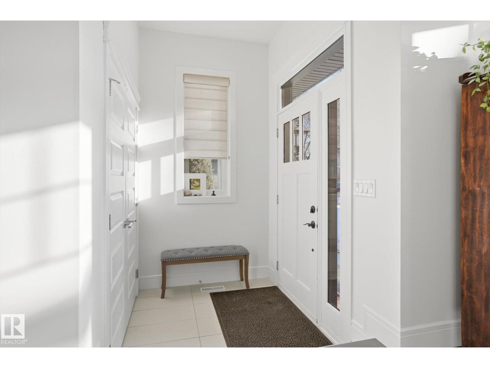 9646 79 Av Nw, Edmonton, Alberta  T6C 0S2 - Photo 5 - E4470858