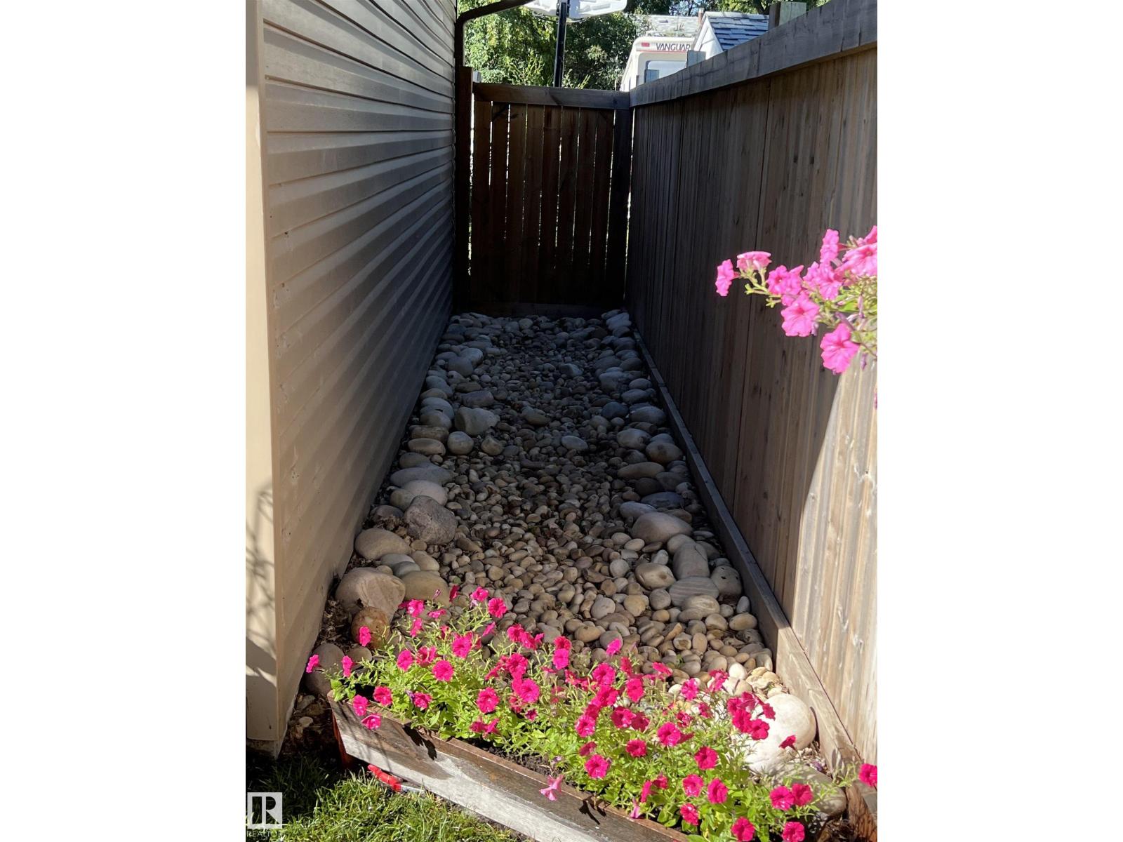 9646 79 Av Nw, Edmonton, Alberta  T6C 0S2 - Photo 56 - E4470858