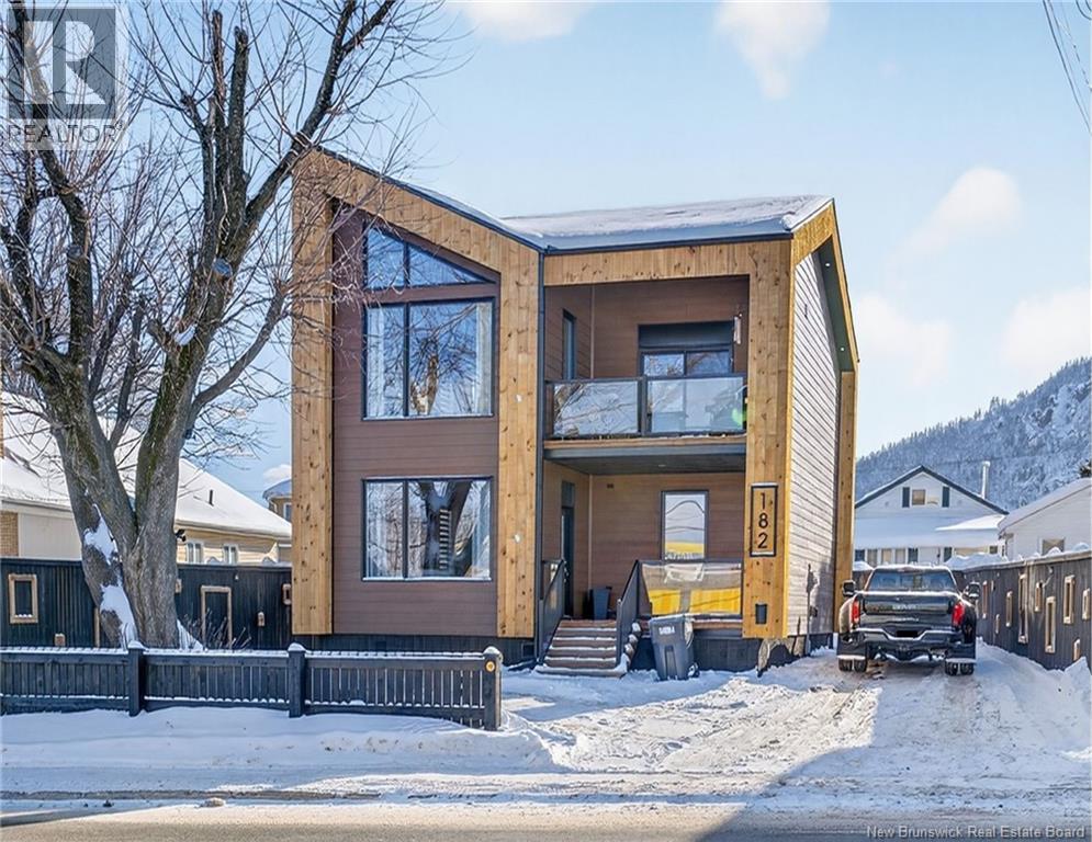 182 Roseberry Street, Campbellton, New Brunswick  E3N 2H3 - Photo 2 - NB132405