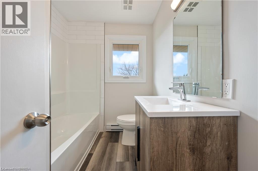 30 Rowanwood Avenue, Brantford, Ontario  N3S 7B9 - Photo 12 - 40800494