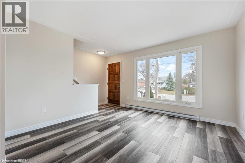 30 Rowanwood Avenue, Brantford, Ontario  N3S 7B9 - Photo 2 - 40800494