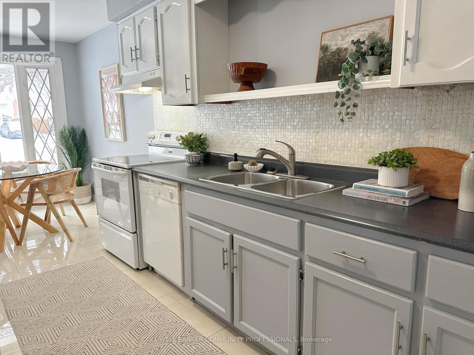 17 Rosanne Crescent, Hamilton, Ontario  L8T 2T8 - Photo 14 - X12723722