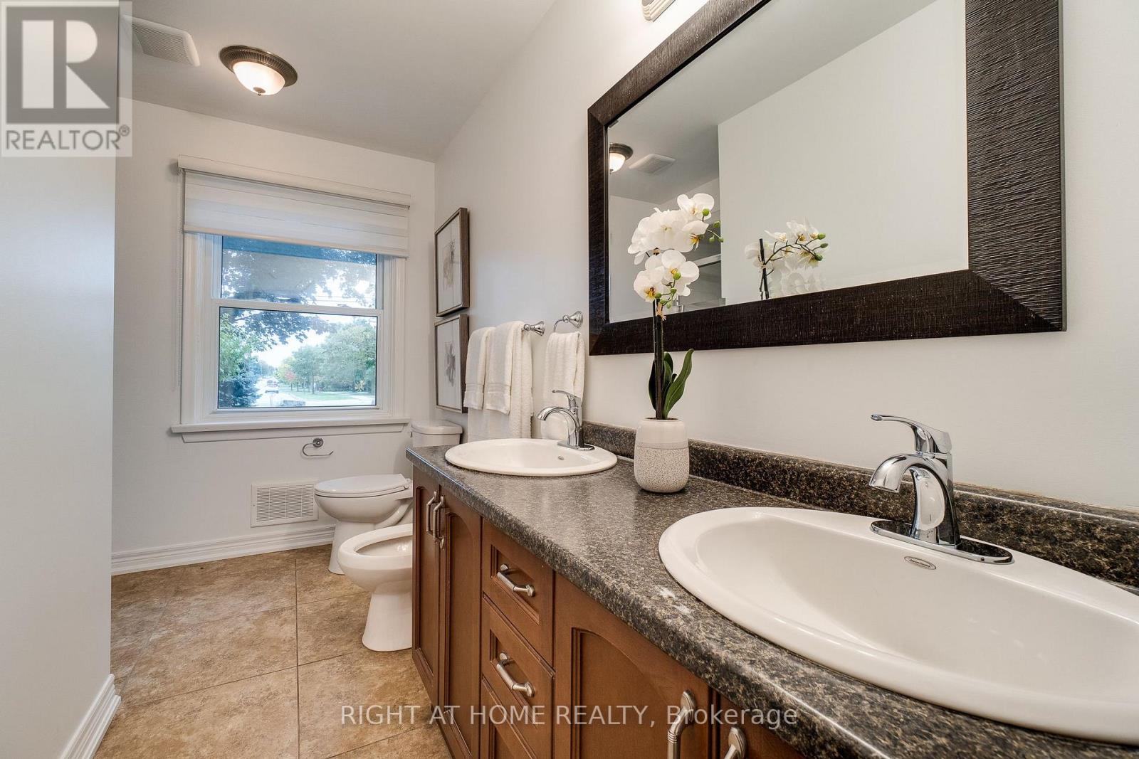 435 Parkside Drive, Hamilton, Ontario  L8B 0Y6 - Photo 14 - X12723736