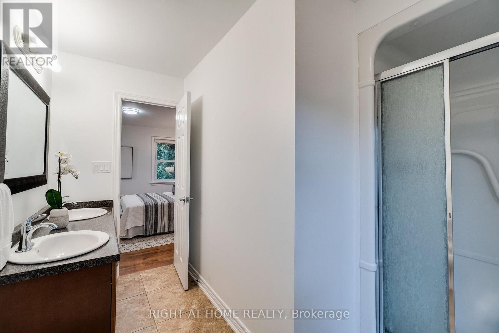 435 Parkside Drive, Hamilton, Ontario  L8B 0Y6 - Photo 15 - X12723736