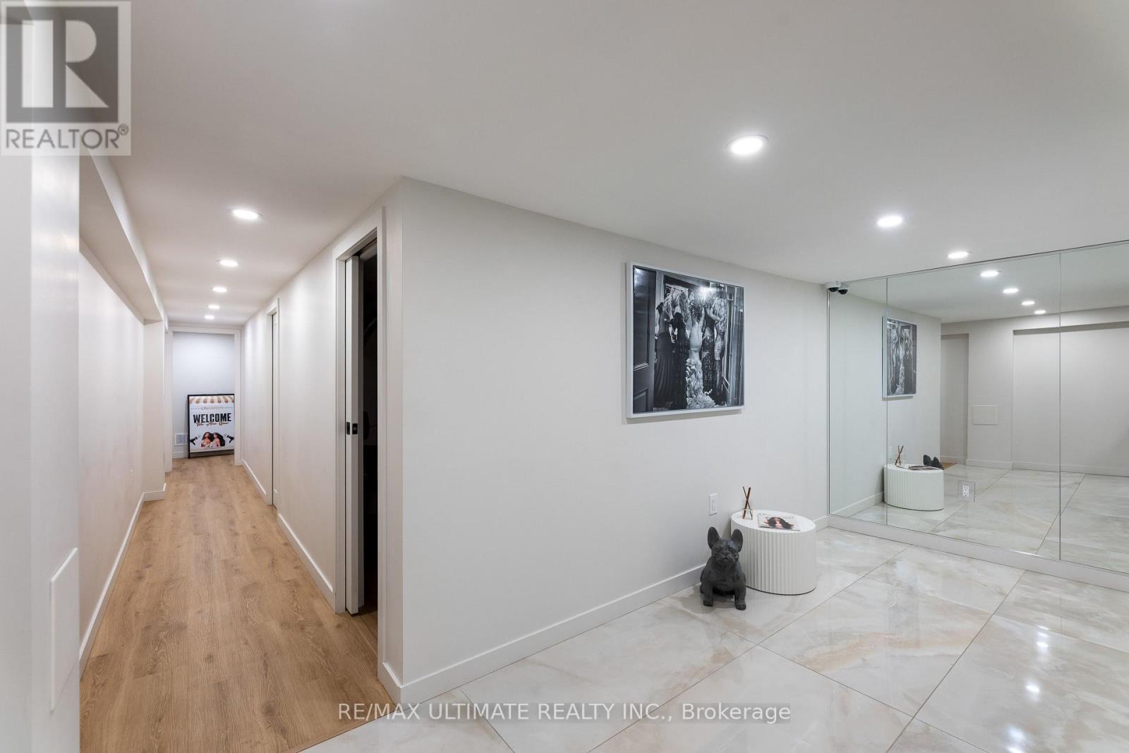 Main - 3449 Yonge Street, Toronto, Ontario  M4N 2N3 - Photo 10 - C12722396