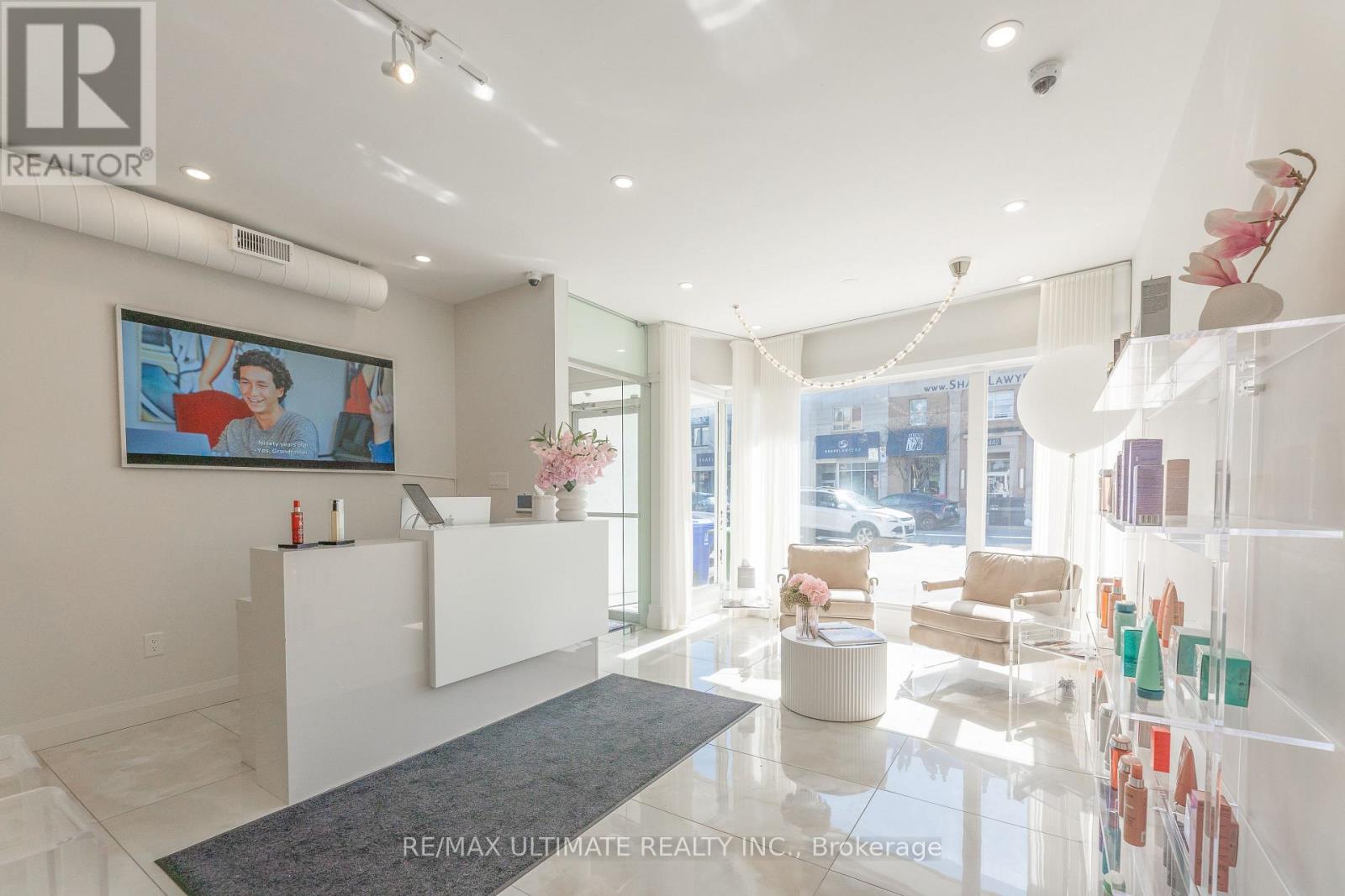 Main - 3449 Yonge Street, Toronto, Ontario  M4N 2N3 - Photo 7 - C12722396