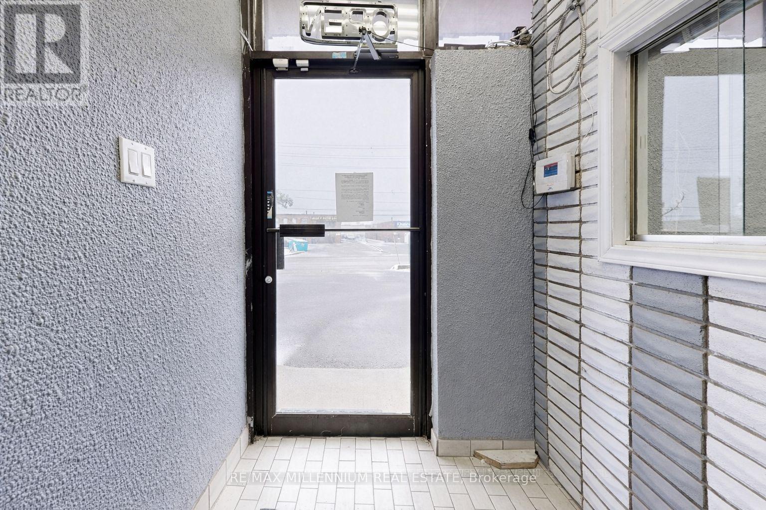 6-9 - 6 Bramsteele Road, Brampton, Ontario  L6W 1B3 - Photo 14 - W12495052