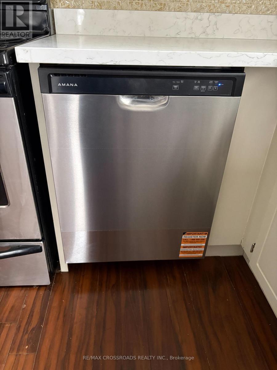 Main - 141 North Bonnington Avenue, Toronto, Ontario  M1K 1Y2 - Photo 4 - E12723822