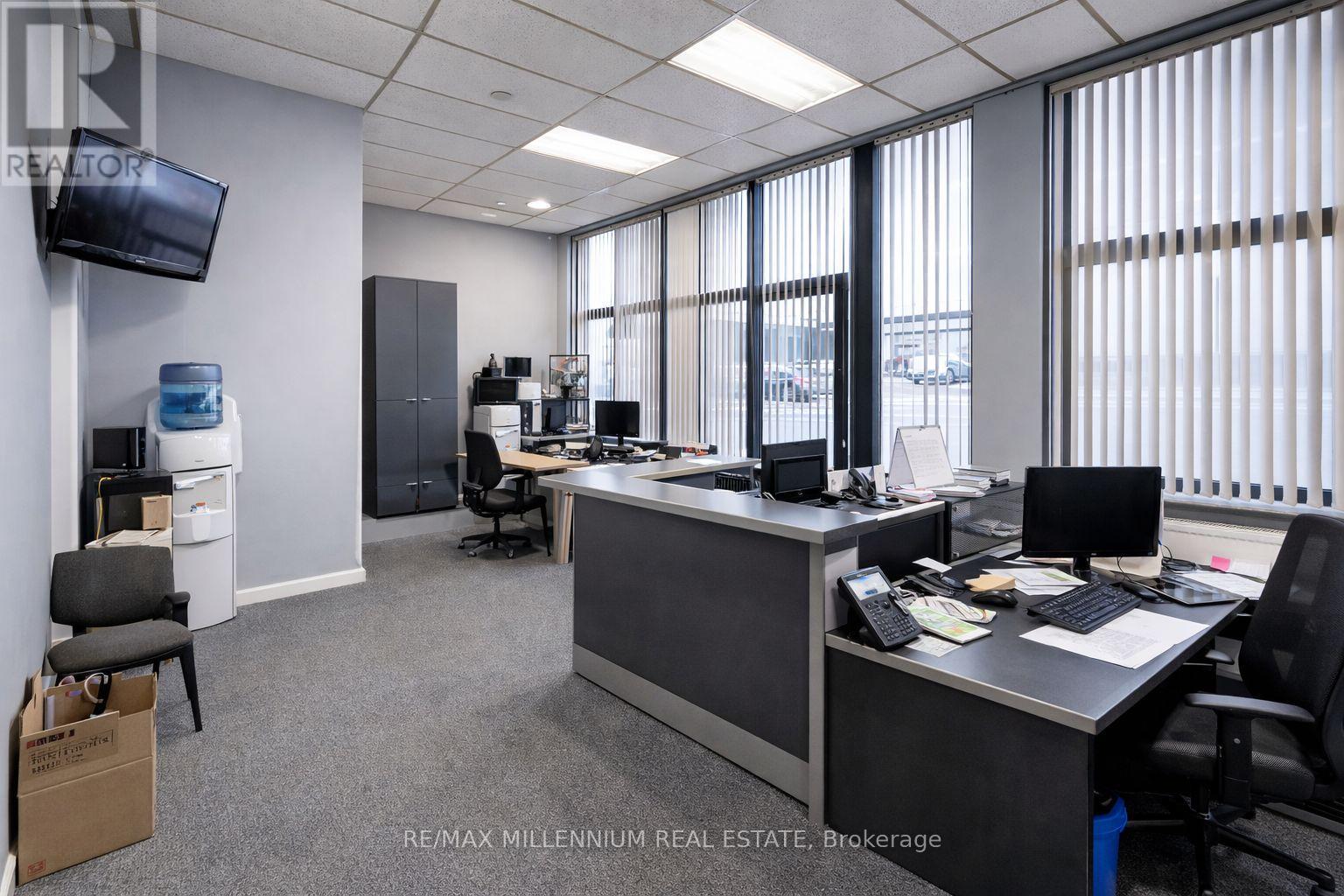 6-9 - 6 Bramsteele Road, Brampton, Ontario  L6W 1B3 - Photo 2 - W12495052