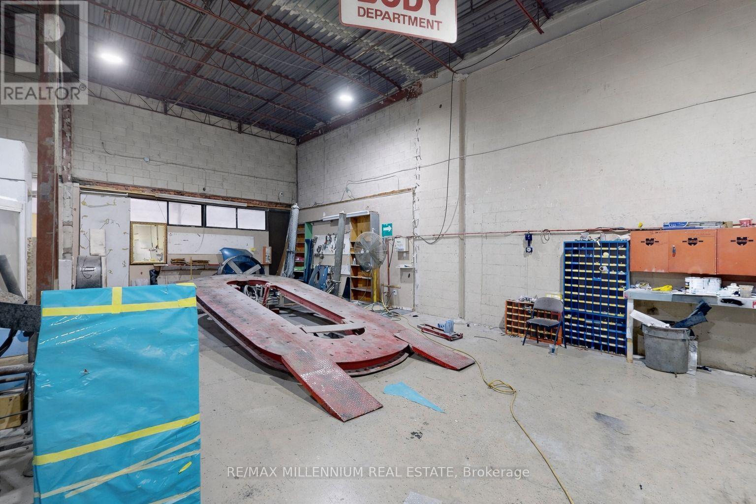 6-9 - 6 Bramsteele Road, Brampton, Ontario  L6W 1B3 - Photo 8 - W12495052