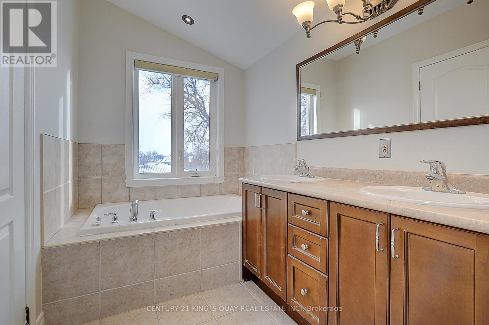 97 Evans Avenue, Toronto, Ontario  M8Z 1H7 - Photo 34 - W12711290