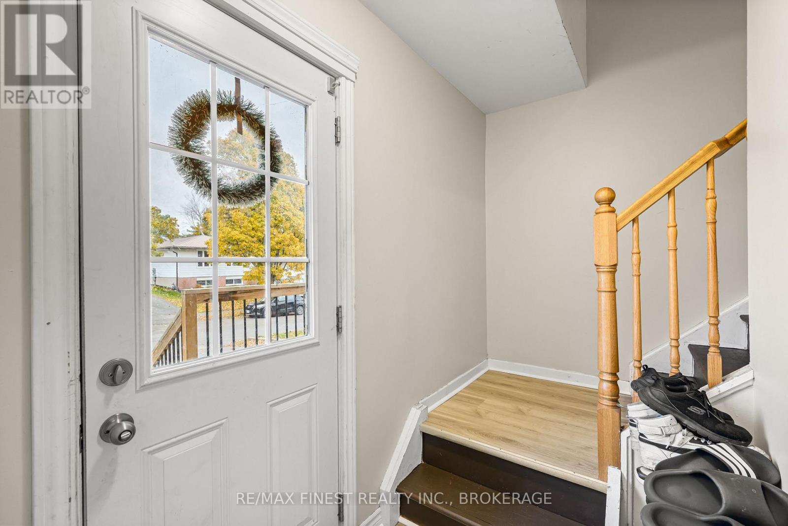 136 Calderwood Drive, Kingston (Central City West), Ontario  K7M 6M3 - Photo 2 - X12723960