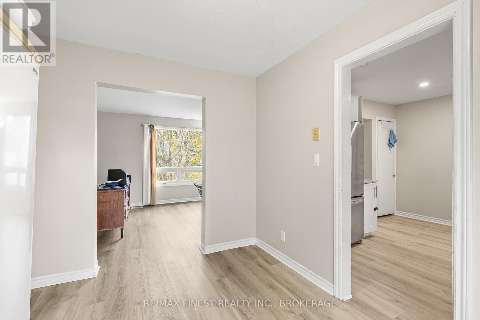 136 Calderwood Drive, Kingston (Central City West), Ontario  K7M 6M3 - Photo 7 - X12723960