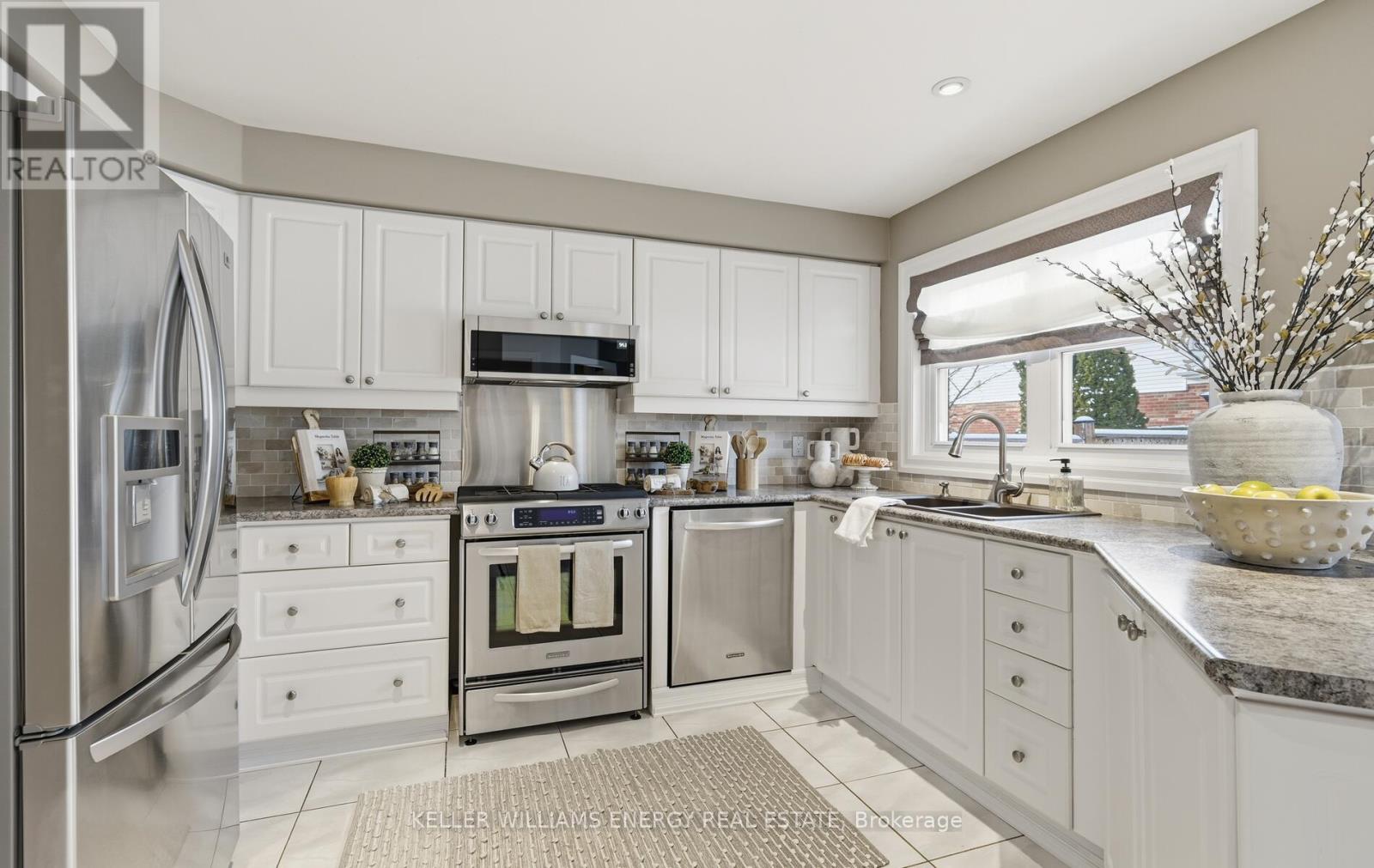 48 Wetherburn Drive, Whitby, Ontario  L1P 1M7 - Photo 12 - E12723956