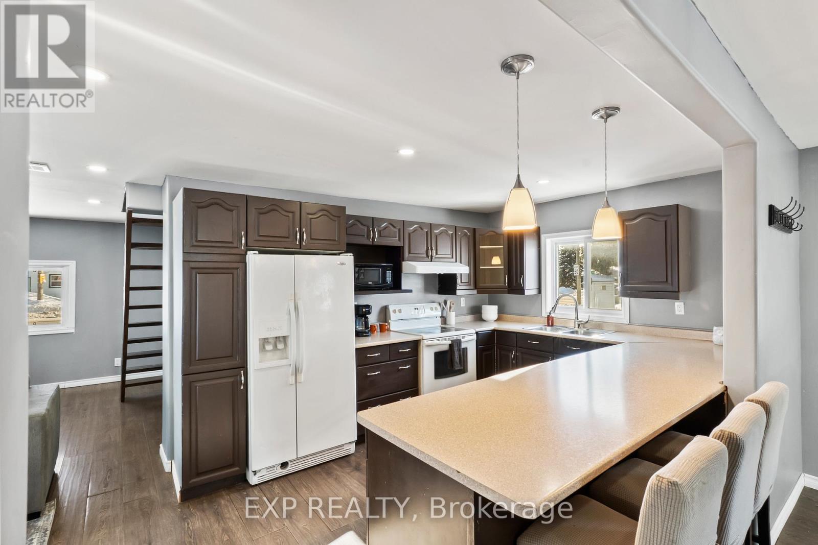 254 Sidney Street, Quinte West, Ontario  K8V 2T6 - Photo 5 - X12723886