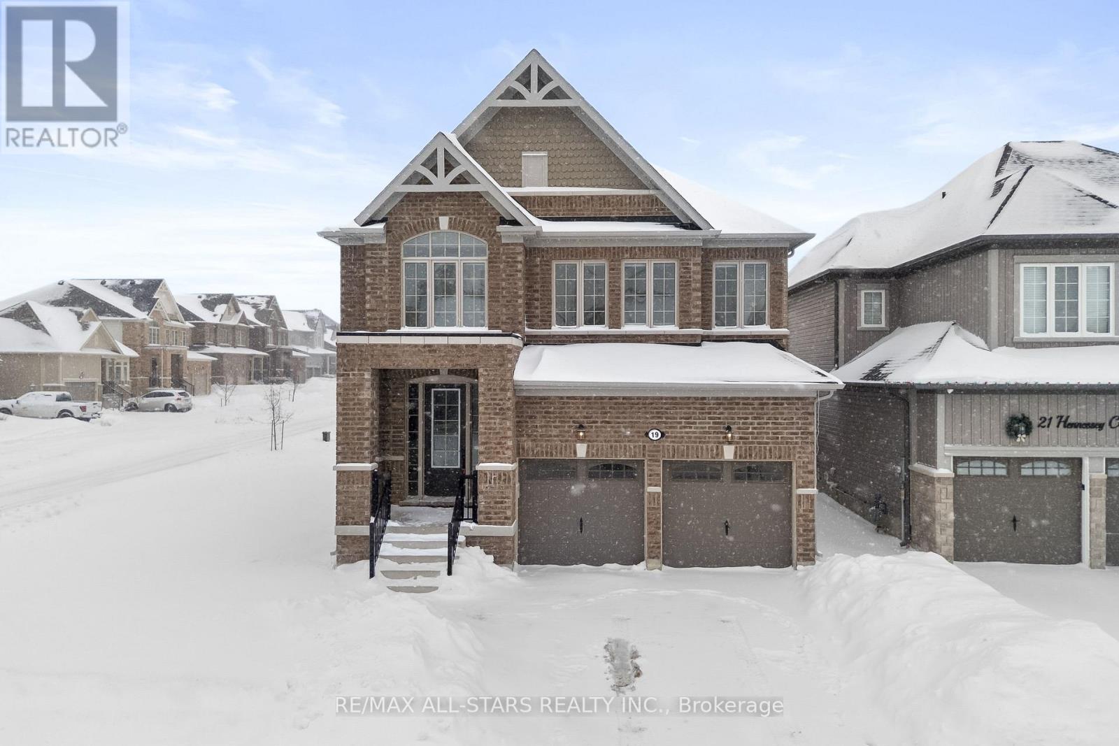 19 Hennessey Crescent, Kawartha Lakes, Ontario  K9V 0P2 - Photo 2 - X12723920