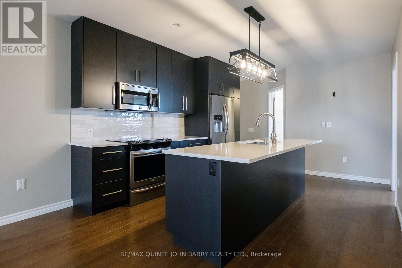 410 - 199 Front Street, Belleville, Ontario  K8N 5H5 - Photo 6 - X12723964