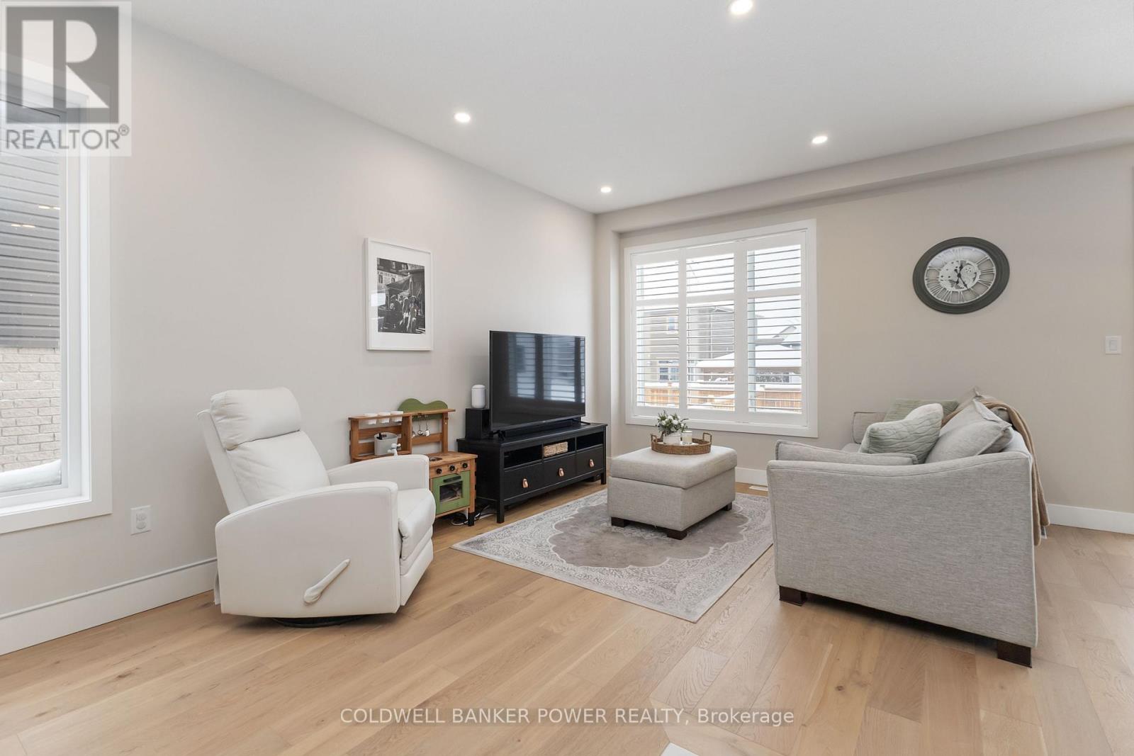 405 Edgevalley Road, London East, Ontario  N5V 0C2 - Photo 8 - X12723934