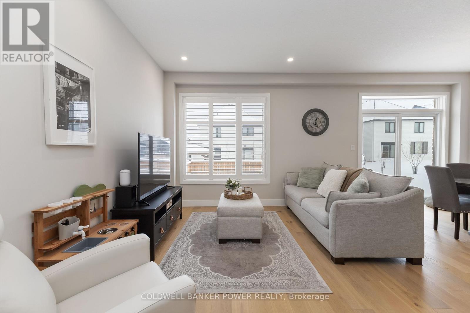 405 Edgevalley Road, London East, Ontario  N5V 0C2 - Photo 9 - X12723934