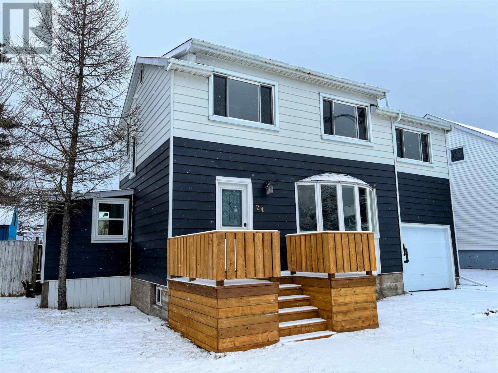 24 Stevens AVE, Marathon, Ontario