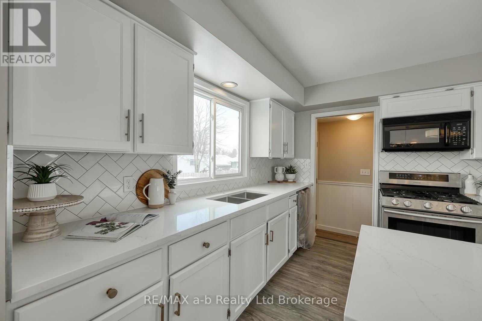 18 Bigham Crescent, Woodstock, Ontario  N4S 8H1 - Photo 10 - X12723860