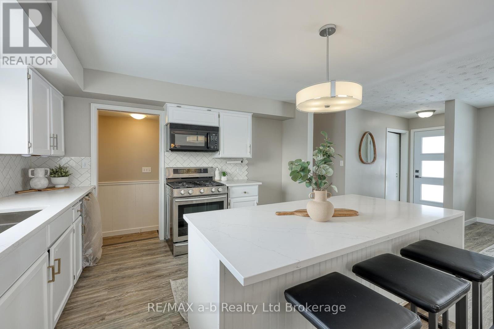 18 Bigham Crescent, Woodstock, Ontario  N4S 8H1 - Photo 11 - X12723860