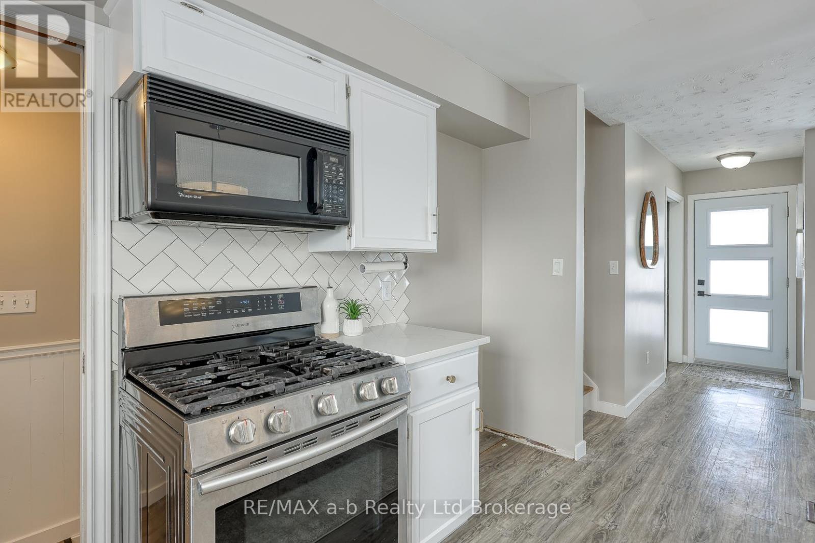 18 Bigham Crescent, Woodstock, Ontario  N4S 8H1 - Photo 12 - X12723860