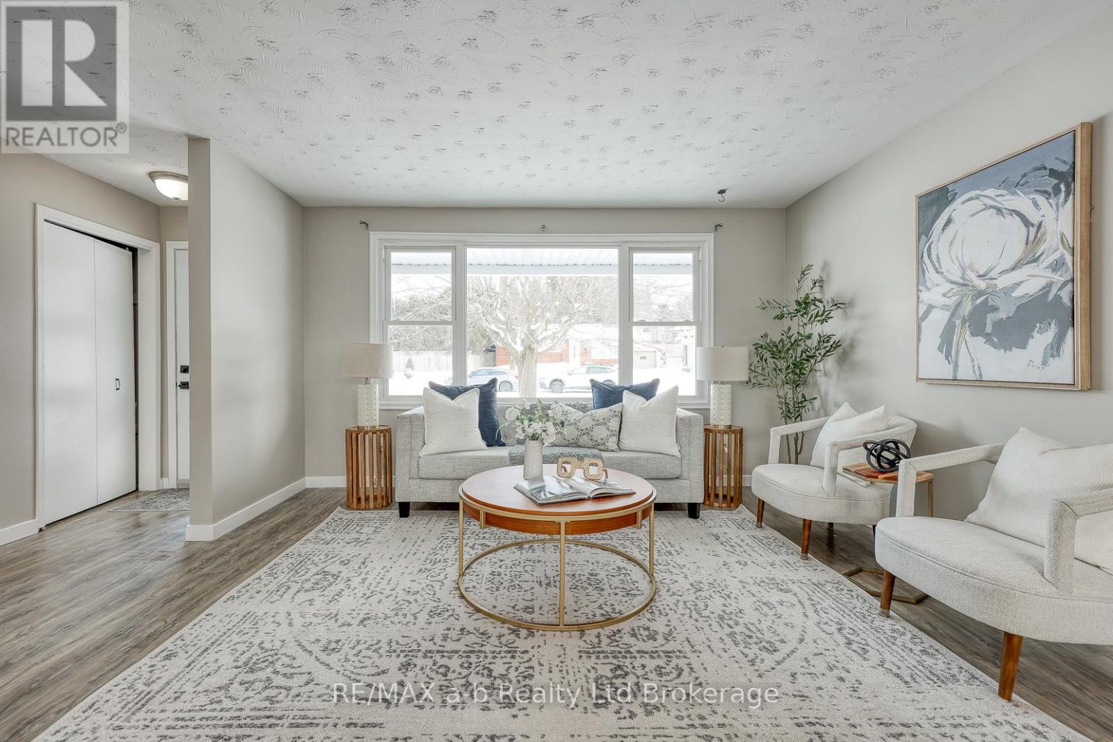 18 Bigham Crescent, Woodstock, Ontario  N4S 8H1 - Photo 3 - X12723860