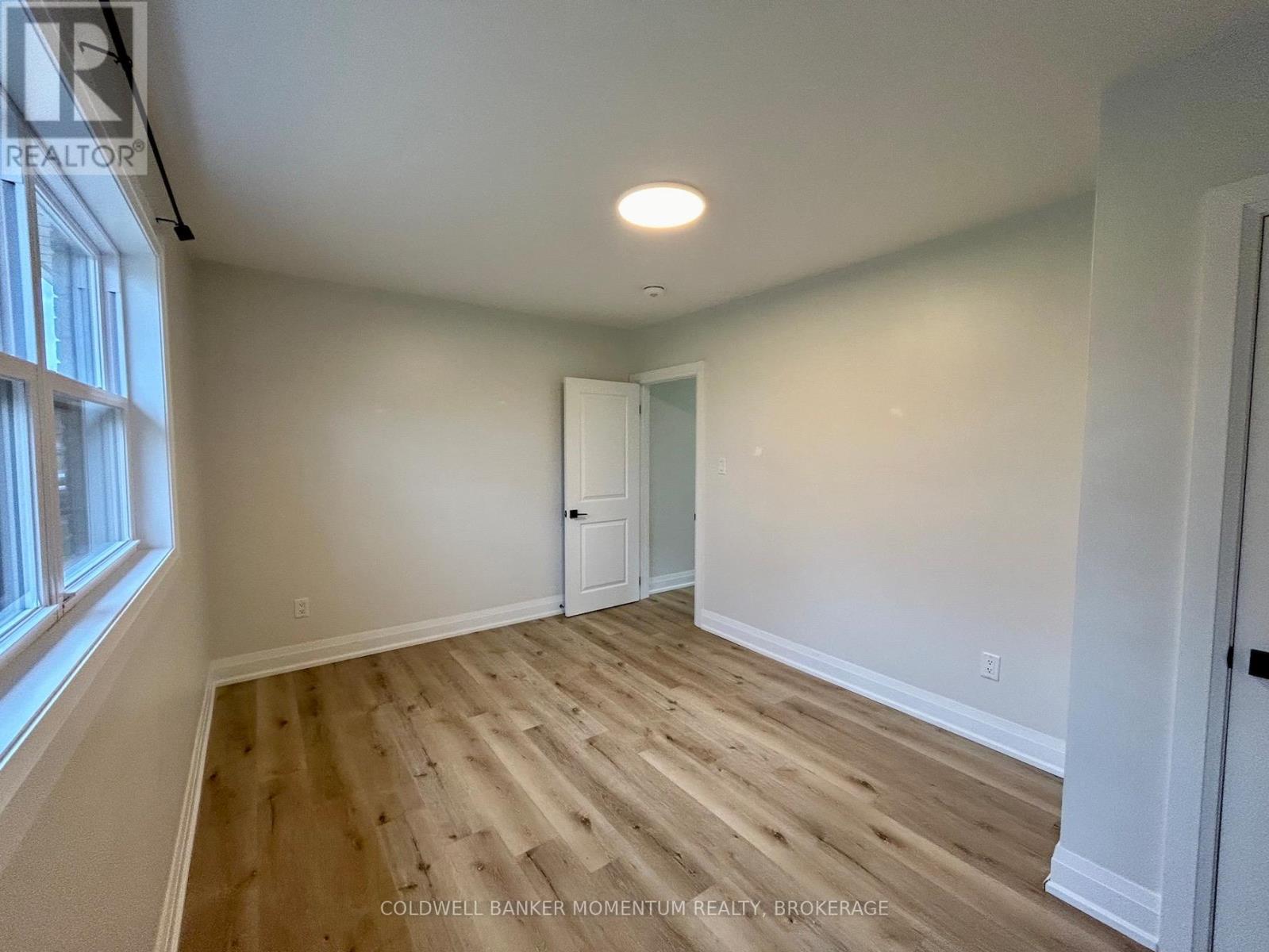 Main - 34 Golden Boulevard, Welland, Ontario  L3B 1H4 - Photo 22 - X12723870