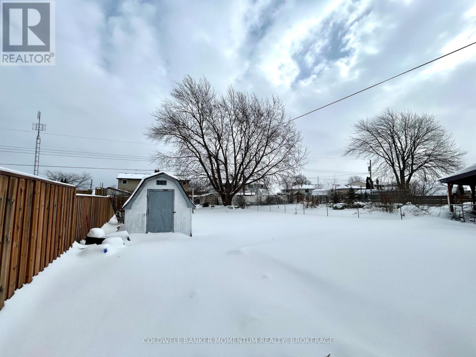 Main - 34 Golden Boulevard, Welland, Ontario  L3B 1H4 - Photo 3 - X12723870