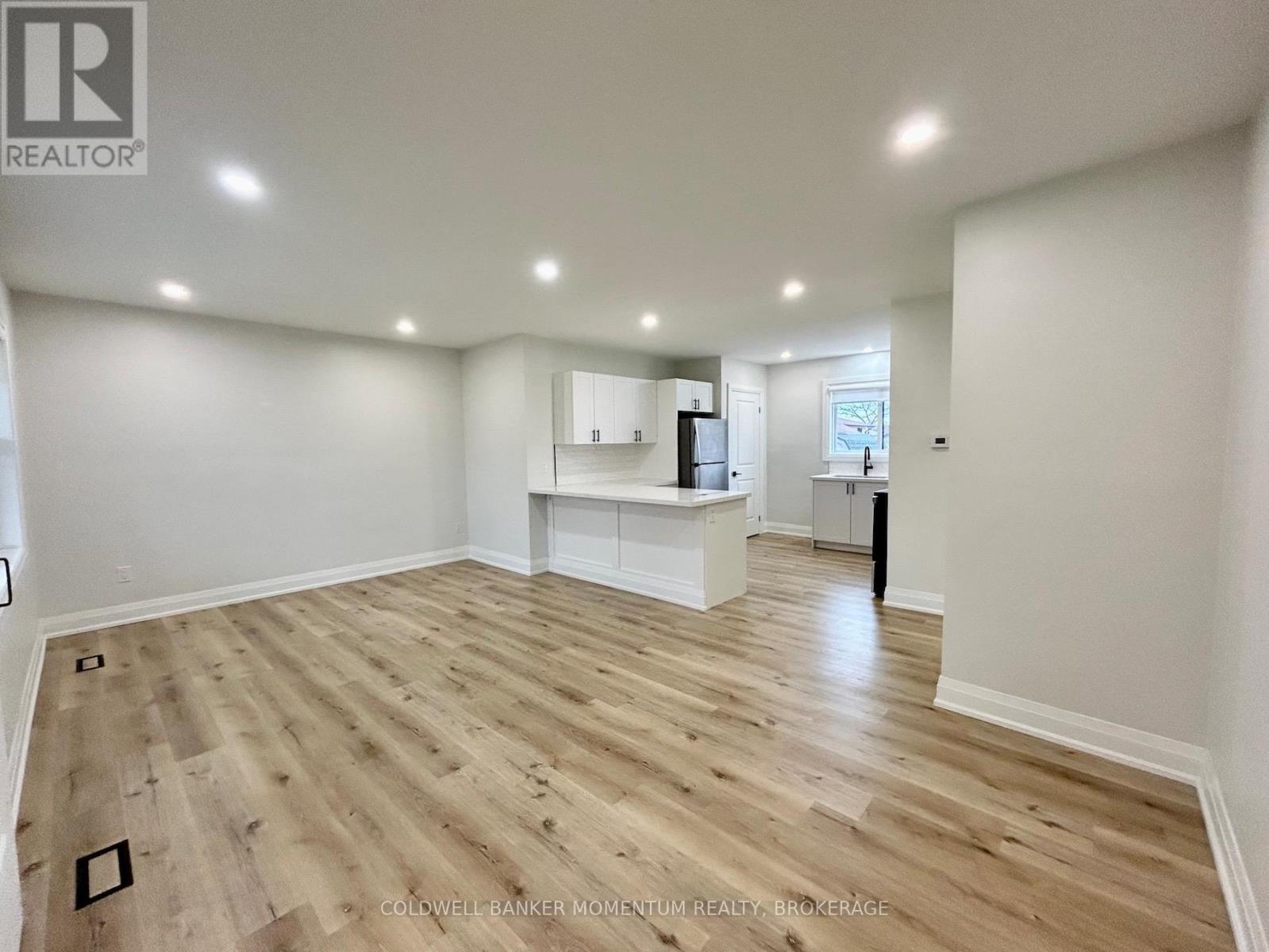 Main - 34 Golden Boulevard, Welland, Ontario  L3B 1H4 - Photo 4 - X12723870