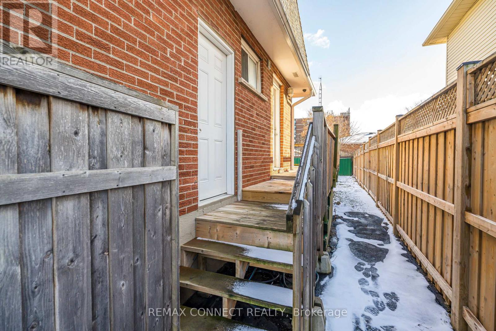 297 Porter Street, Oshawa, Ontario  L1J 1N3 - Photo 4 - E12600506