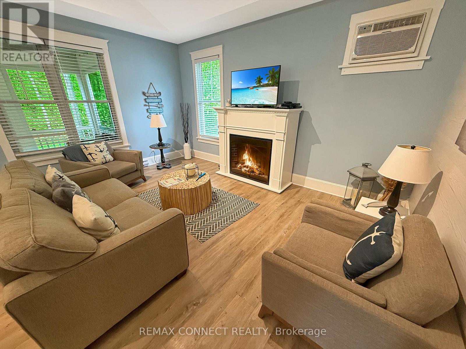 201 - 36 Hollow Lane, Prince Edward County, Ontario  K0K 1P0 - Photo 13 - X12469605