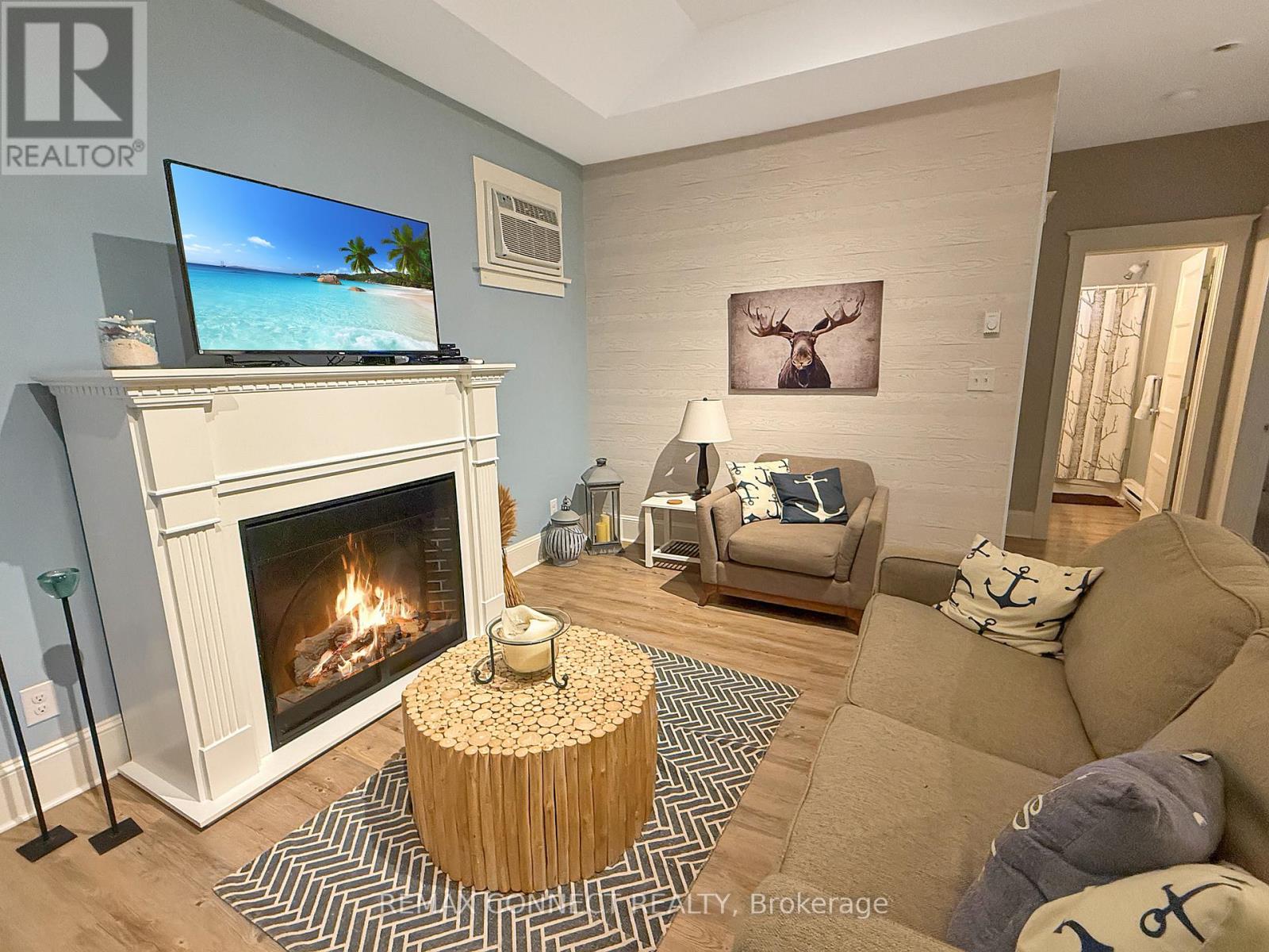 201 - 36 Hollow Lane, Prince Edward County, Ontario  K0K 1P0 - Photo 14 - X12469605