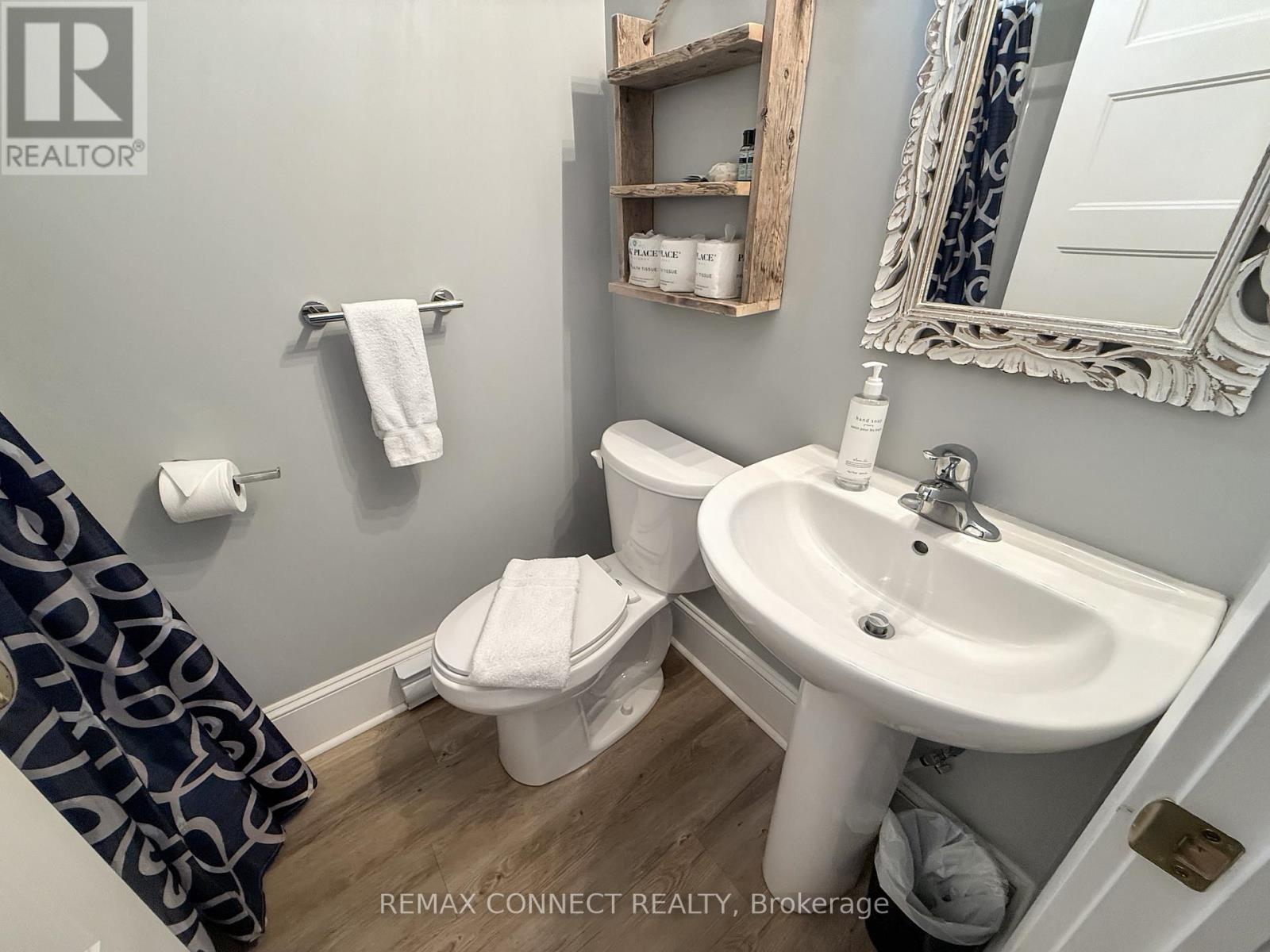 201 - 36 Hollow Lane, Prince Edward County, Ontario  K0K 1P0 - Photo 18 - X12469605