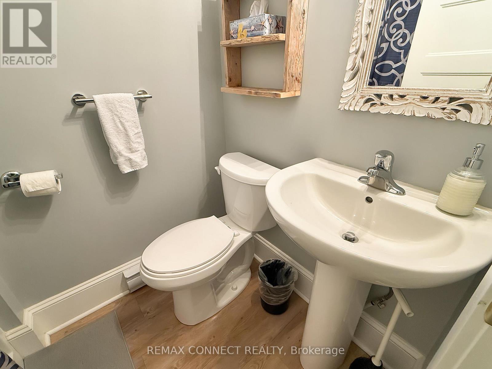 201 - 36 Hollow Lane, Prince Edward County, Ontario  K0K 1P0 - Photo 19 - X12469605