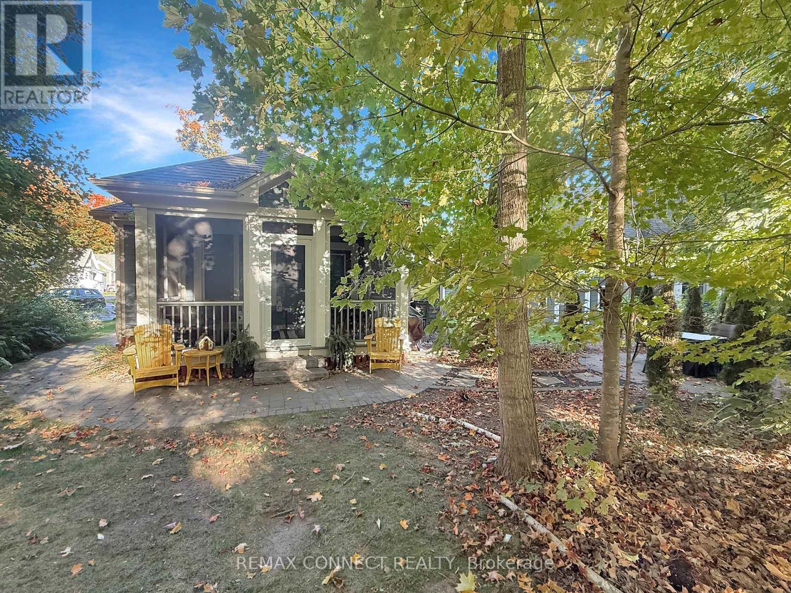 201 - 36 Hollow Lane, Prince Edward County, Ontario  K0K 1P0 - Photo 3 - X12469605