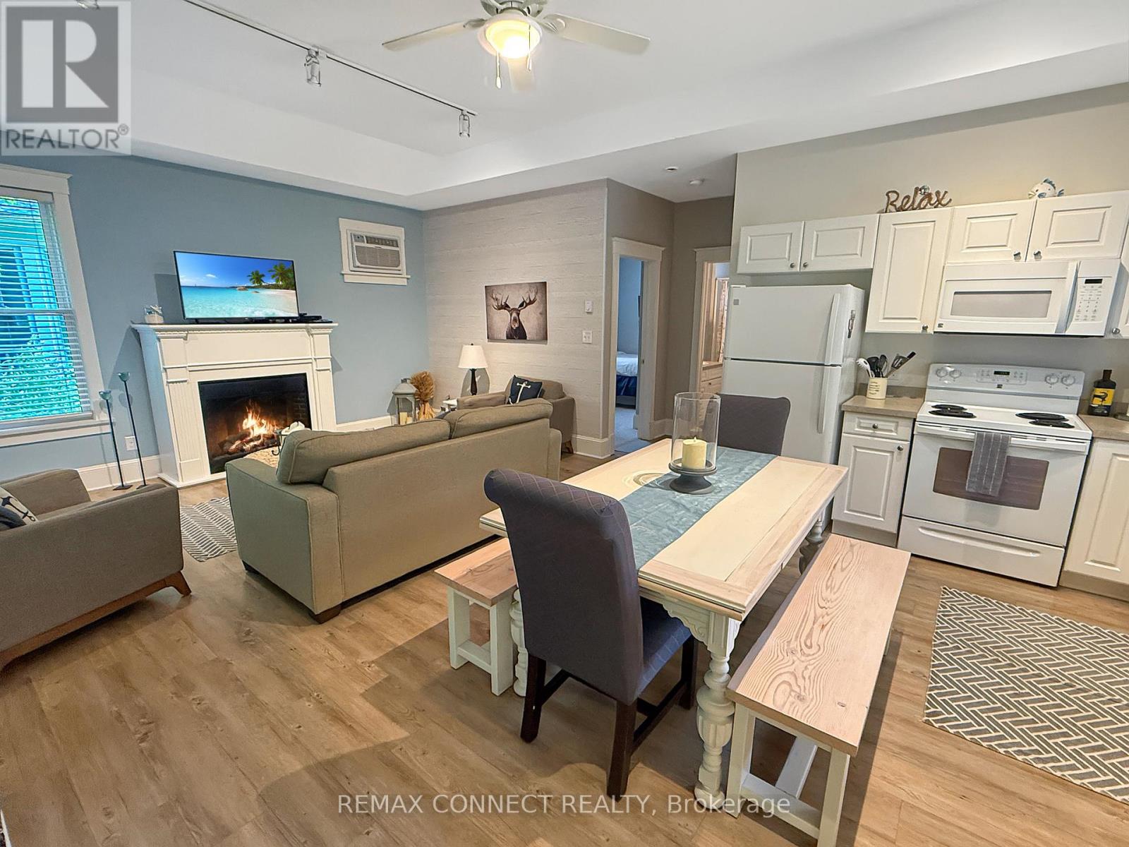 201 - 36 Hollow Lane, Prince Edward County, Ontario  K0K 1P0 - Photo 12 - X12469605