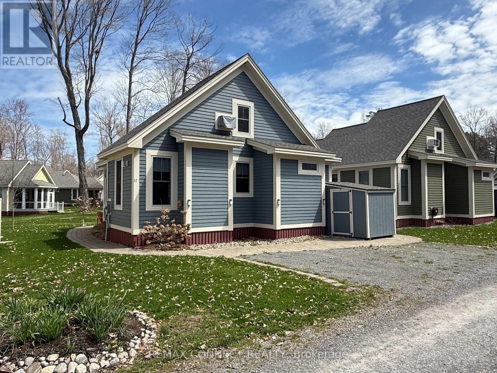 222 - 17 Hollow Lane, Prince Edward County, Ontario  K0K 1P0 - Photo 3 - X12498790