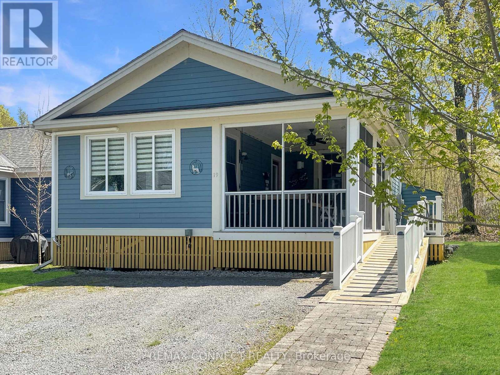 174 - 19 Farm View Lane, Prince Edward County, Ontario  K0K 1P0 - Photo 2 - X12499306