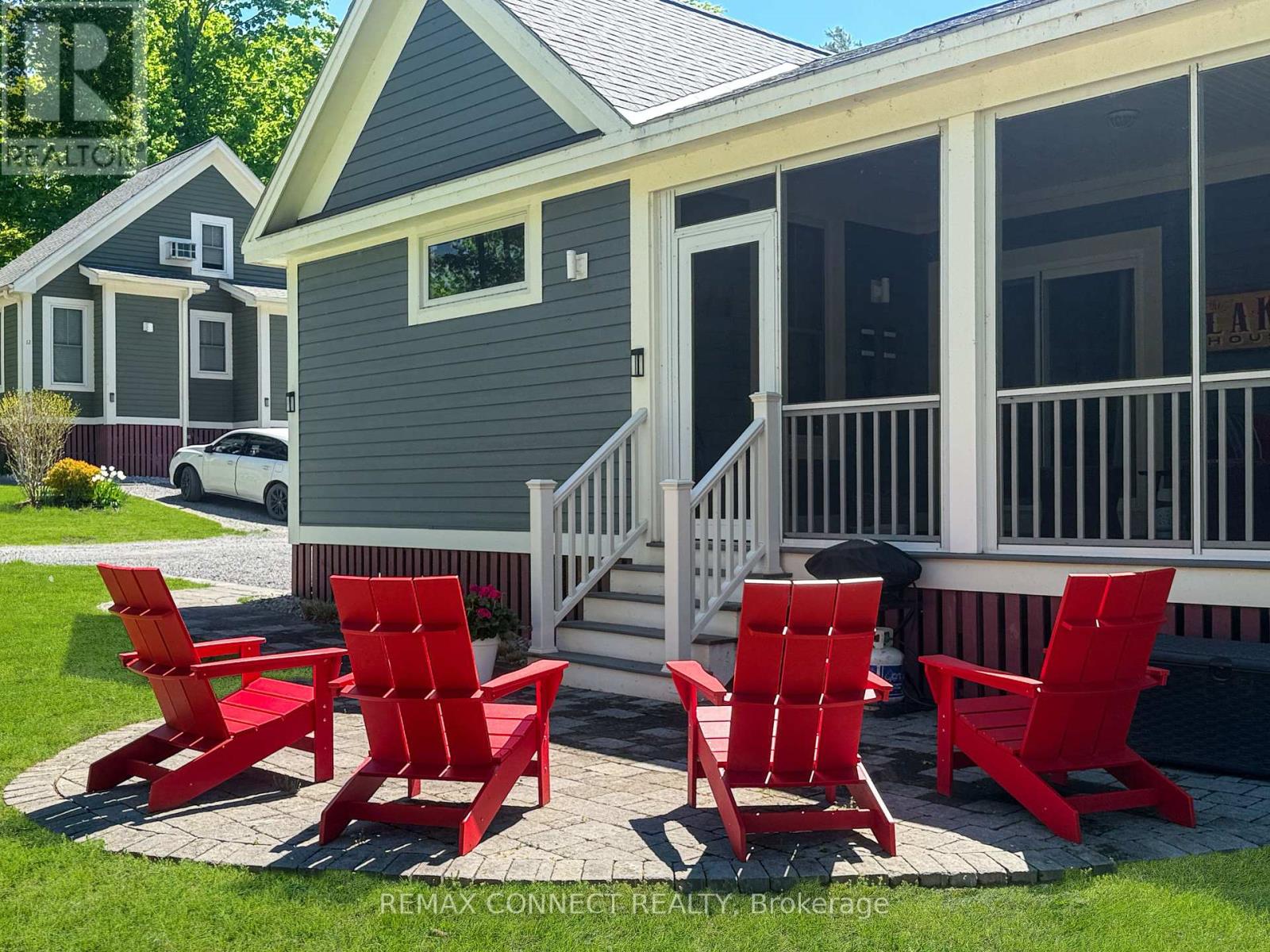 215 - 5 Hollow Lane, Prince Edward County, Ontario  K0K 1P0 - Photo 4 - X12657852