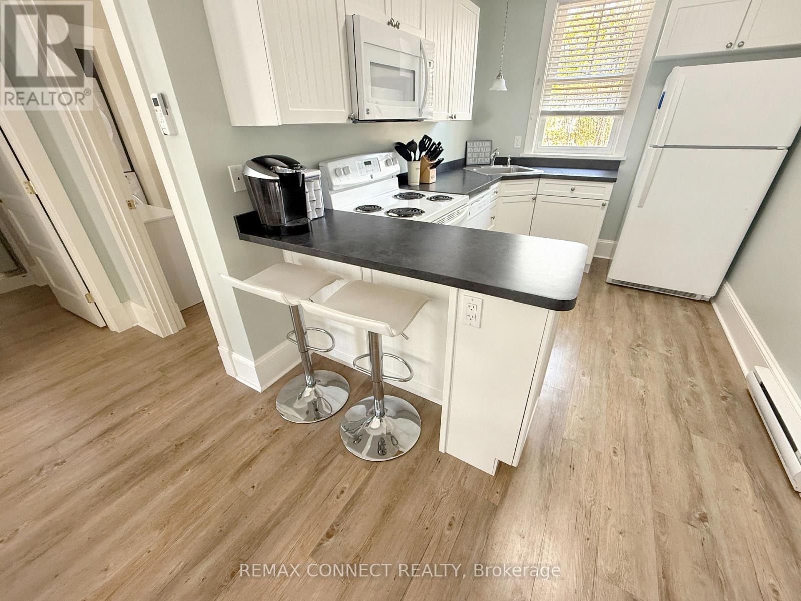 174 - 19 Farm View Lane, Prince Edward County, Ontario  K0K 1P0 - Photo 9 - X12499306