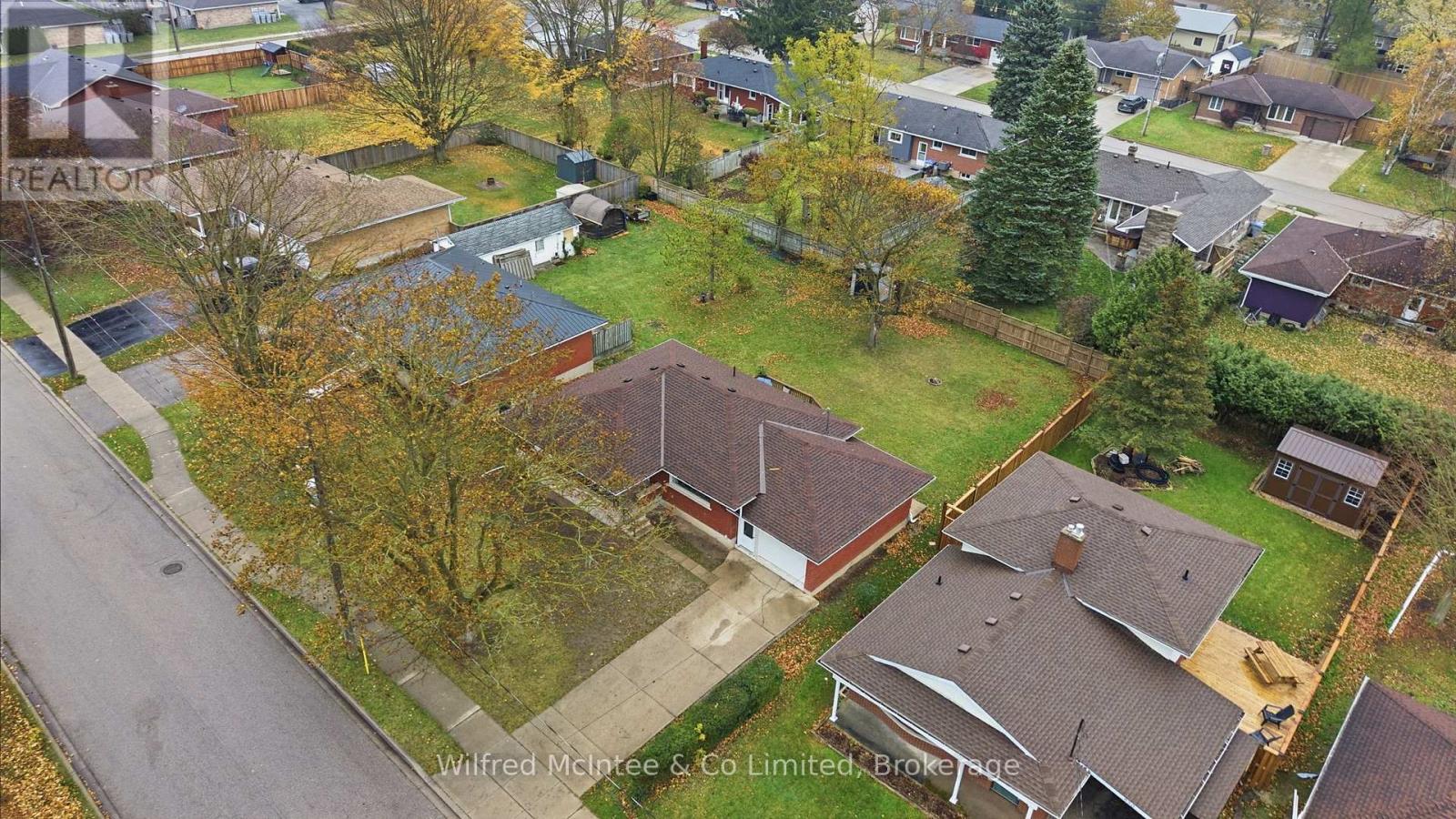 856 York Avenue N, North Perth, Ontario  N4W 2Y6 - Photo 2 - X12723504