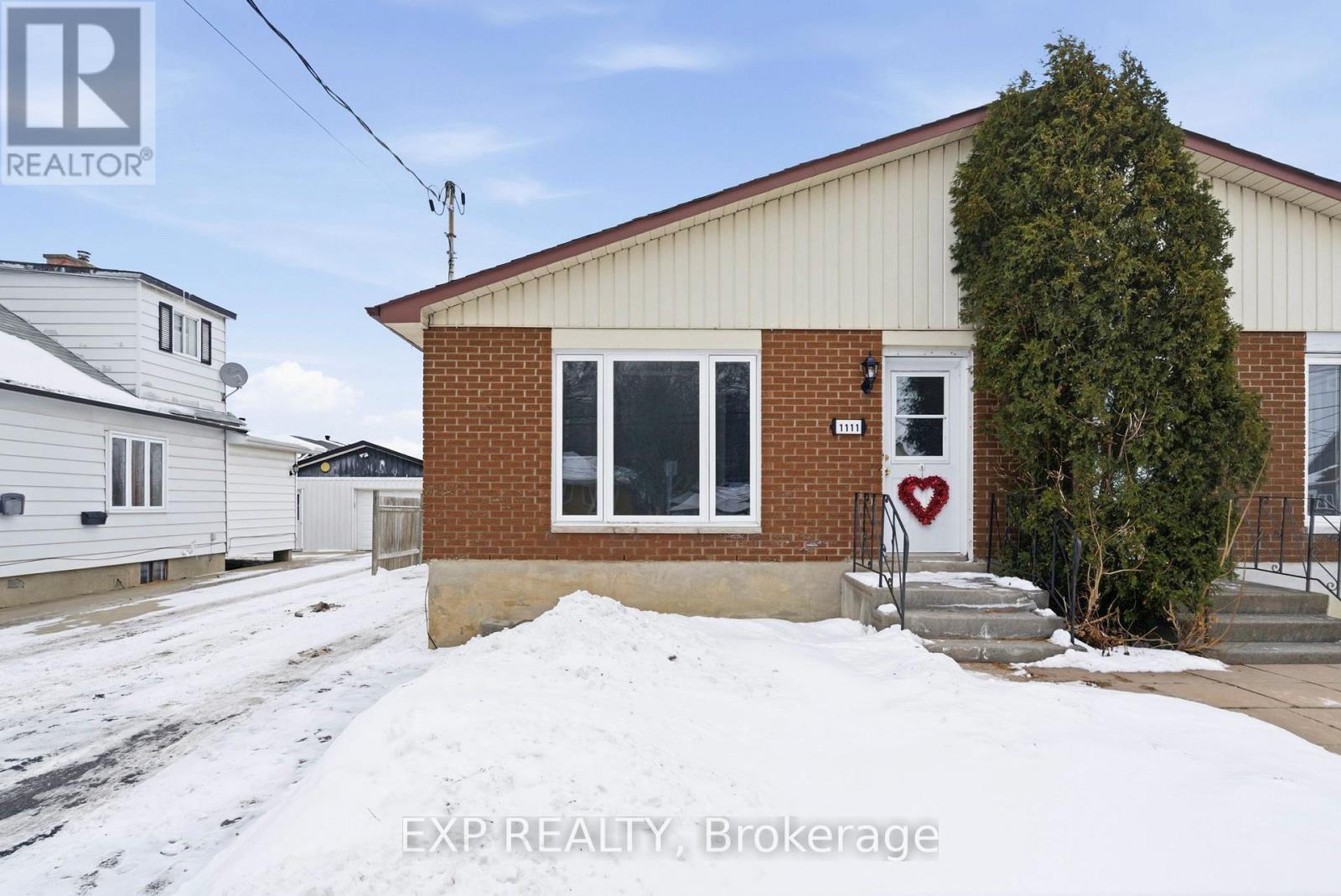 1111 Ontario Street, Cornwall, Ontario  K6H 4C9 - Photo 2 - X12723990