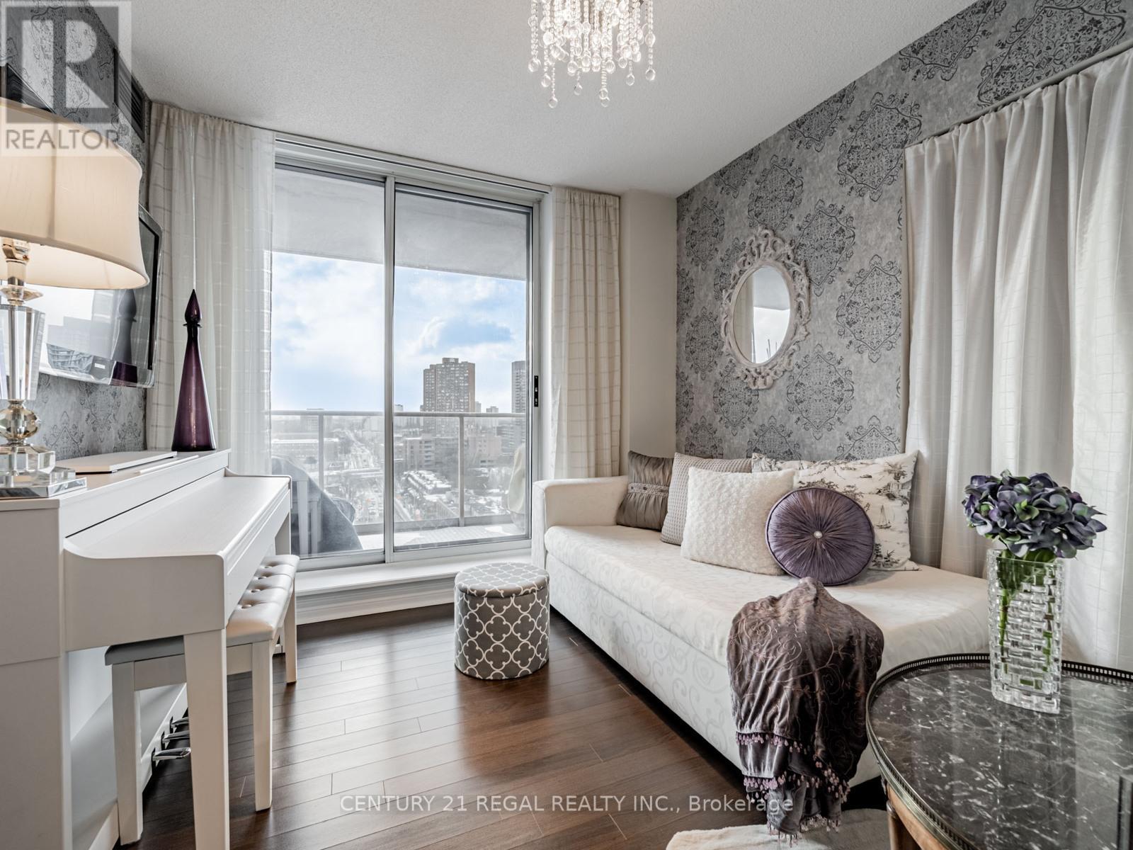 1313 - 1369 Bloor Street W, Toronto, Ontario  M6P 4J4 - Photo 17 - C12723858