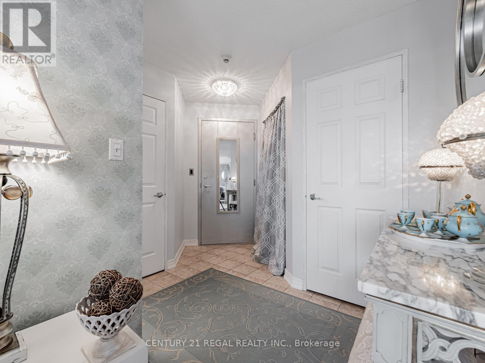 1313 - 1369 Bloor Street W, Toronto, Ontario  M6P 4J4 - Photo 5 - C12723858