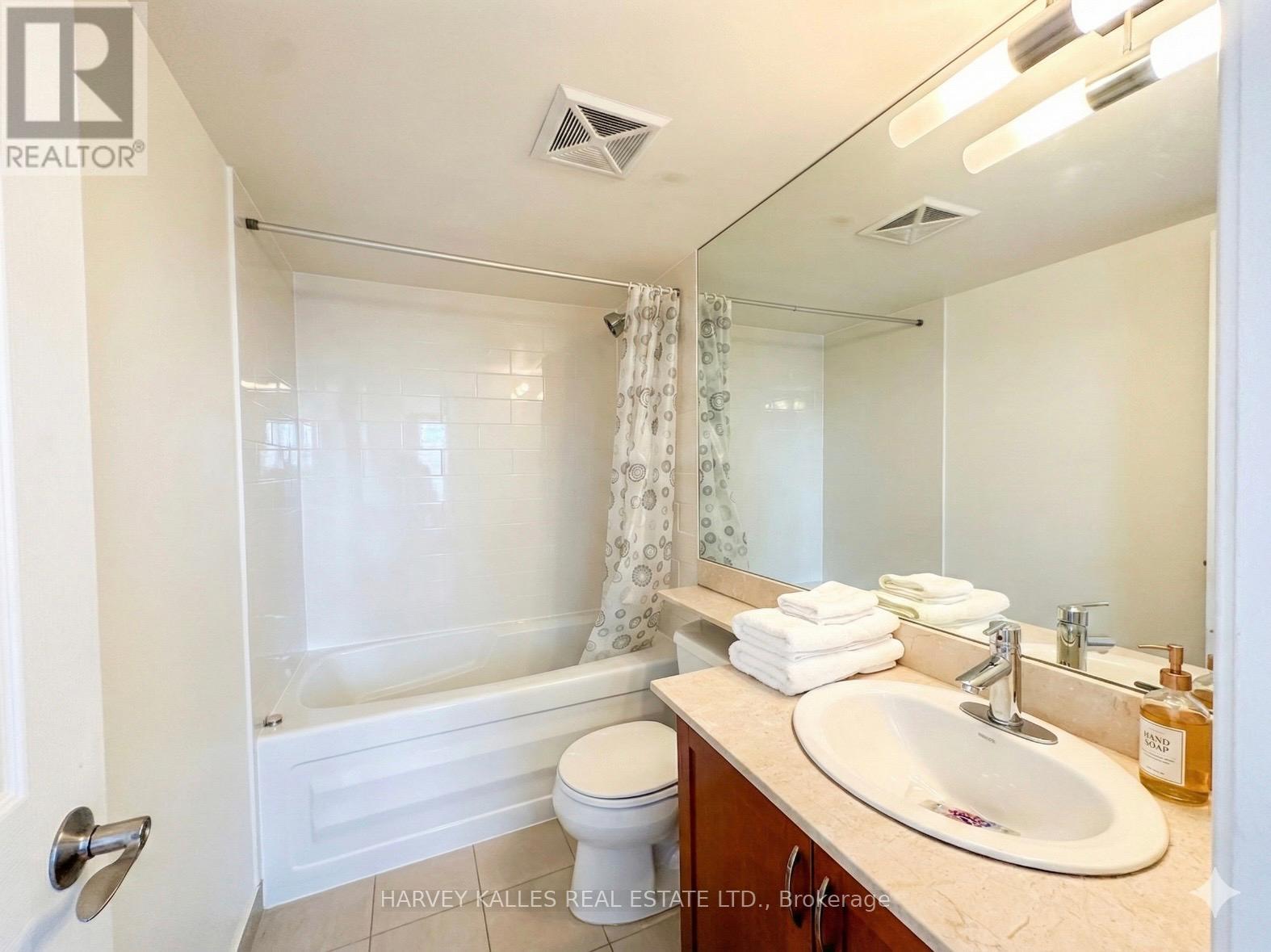 1306 - 736 Spadina Avenue, Toronto, Ontario  M5S 2J2 - Photo 13 - C12723914