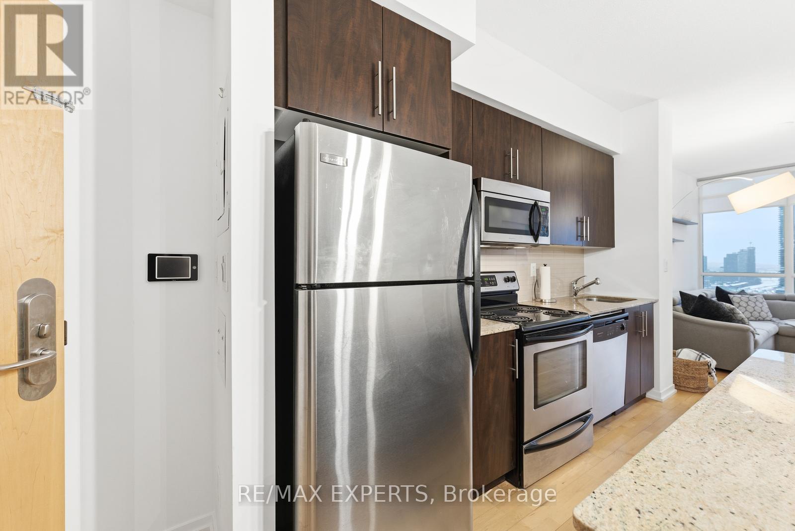 2405 - 55 Bremner Boulevard, Toronto, Ontario  M5J 0A6 - Photo 11 - C12723926