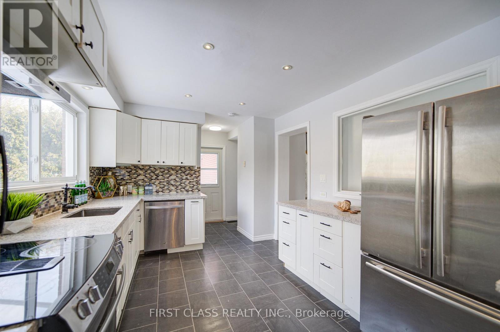 126 Sherwood Forest Drive, Markham, Ontario  L3P 1R1 - Photo 12 - N12723872