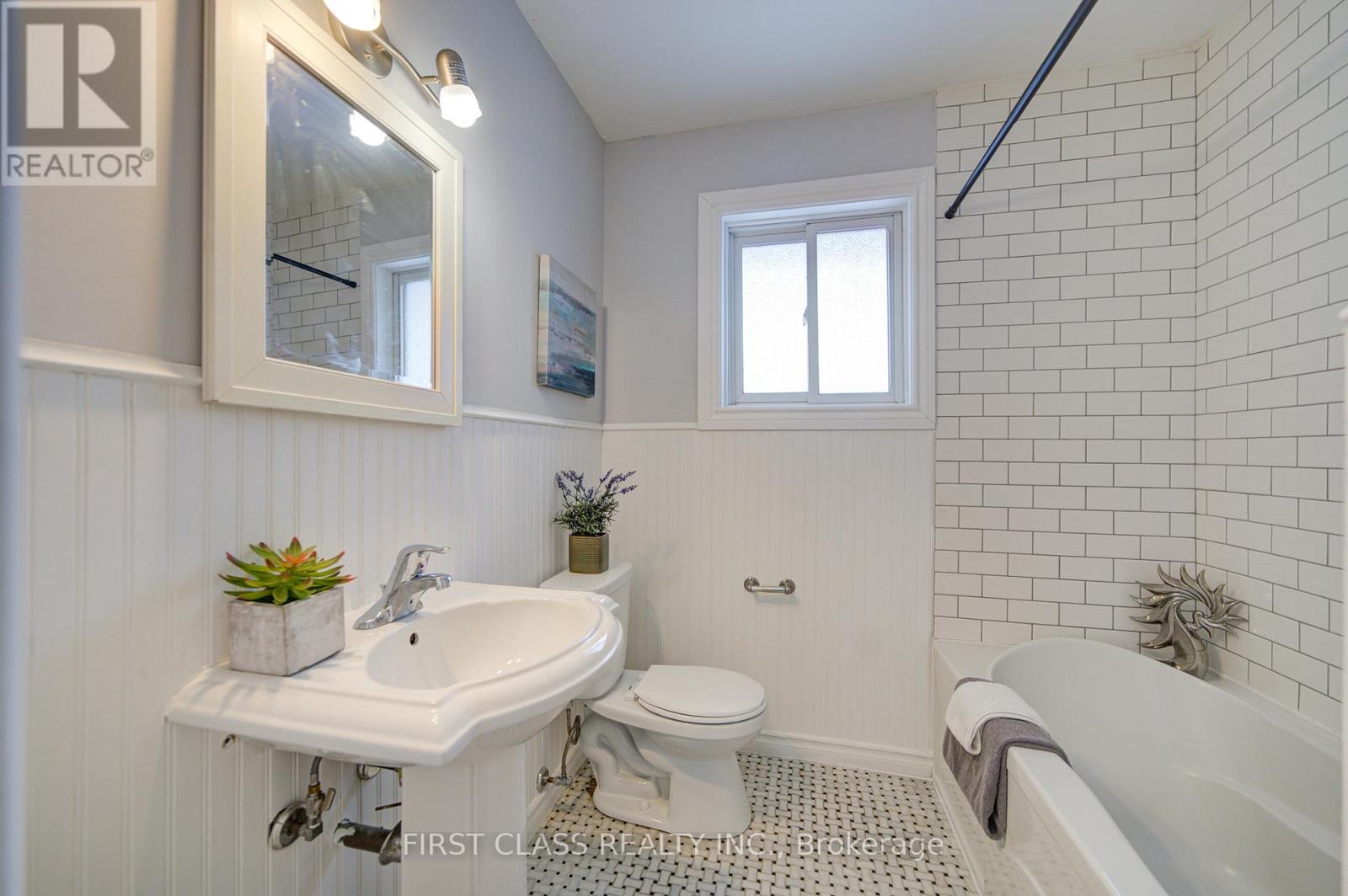 126 Sherwood Forest Drive, Markham, Ontario  L3P 1R1 - Photo 25 - N12723872